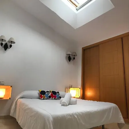 شقة Apartamento Atico Aviles