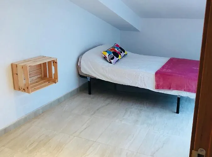 Apartamento Atico Aviles דירה