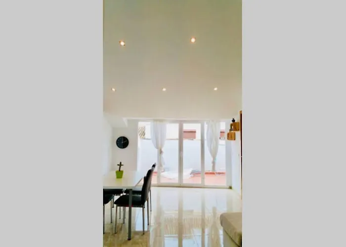 Apartamento Atico Aviles דירה